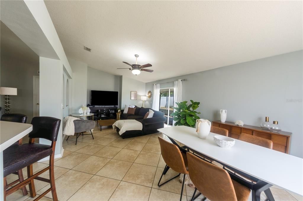 Recently Sold: $410,000 (3 beds, 2 baths, 1901 Square Feet)