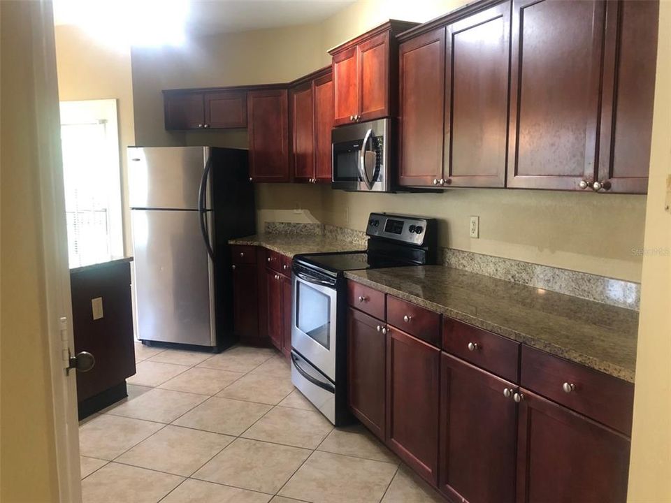 Active With Contract: $2,100 (2 beds, 2 baths, 1478 Square Feet)