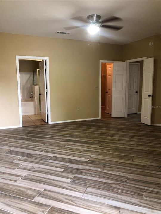 Active With Contract: $2,100 (2 beds, 2 baths, 1478 Square Feet)