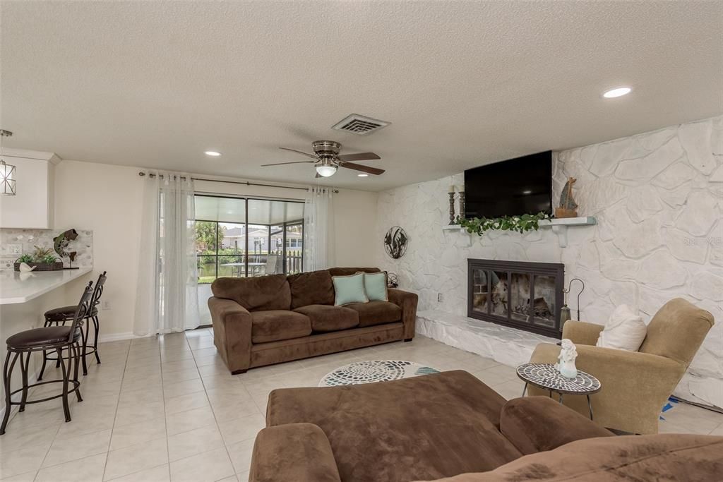 For Sale: $475,000 (3 beds, 2 baths, 1400 Square Feet)