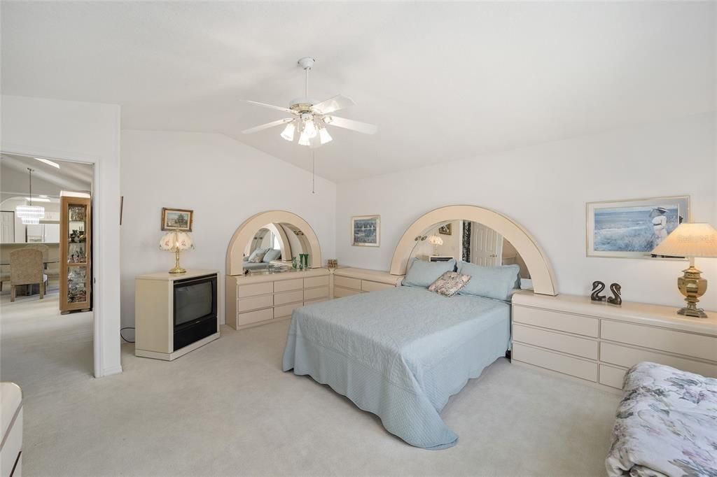 Active With Contract: $252,000 (3 beds, 2 baths, 1995 Square Feet)