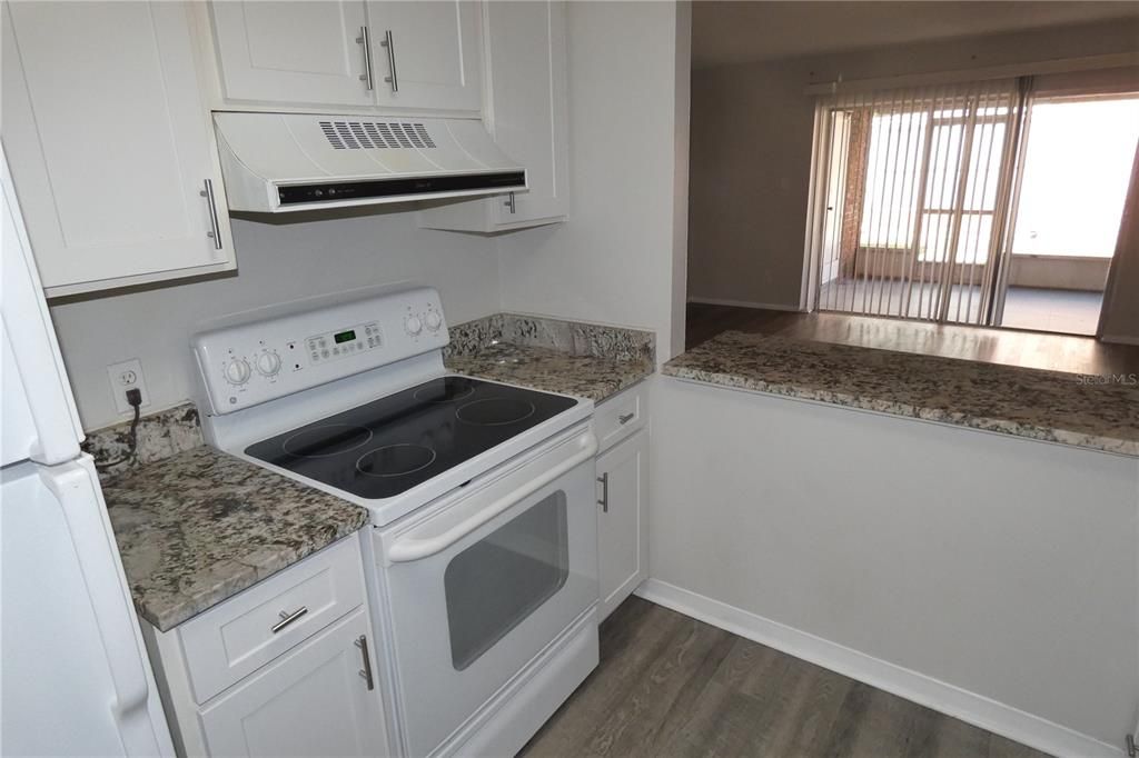 For Rent: $1,695 (2 beds, 1 baths, 1040 Square Feet)