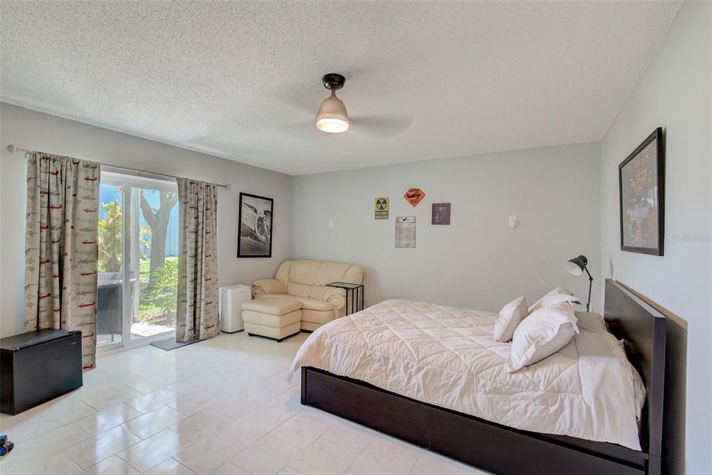 For Sale: $575,000 (2 beds, 2 baths, 1465 Square Feet)