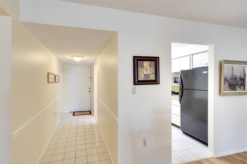 Active With Contract: $184,900 (2 beds, 2 baths, 1144 Square Feet)