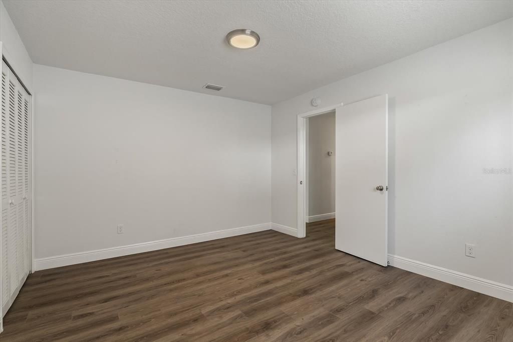 For Sale: $388,000 (2 beds, 2 baths, 1093 Square Feet)