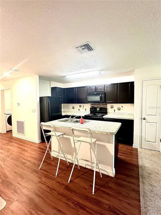 For Rent: $1,700 (2 beds, 2 baths, 1008 Square Feet)