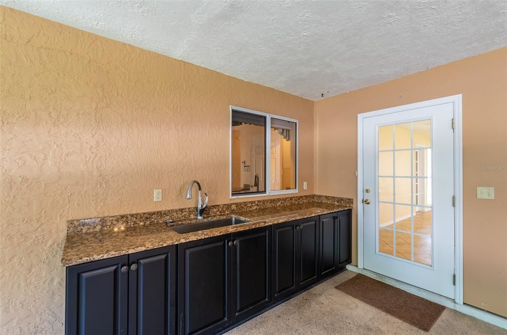For Sale: $374,900 (2 beds, 2 baths, 1860 Square Feet)