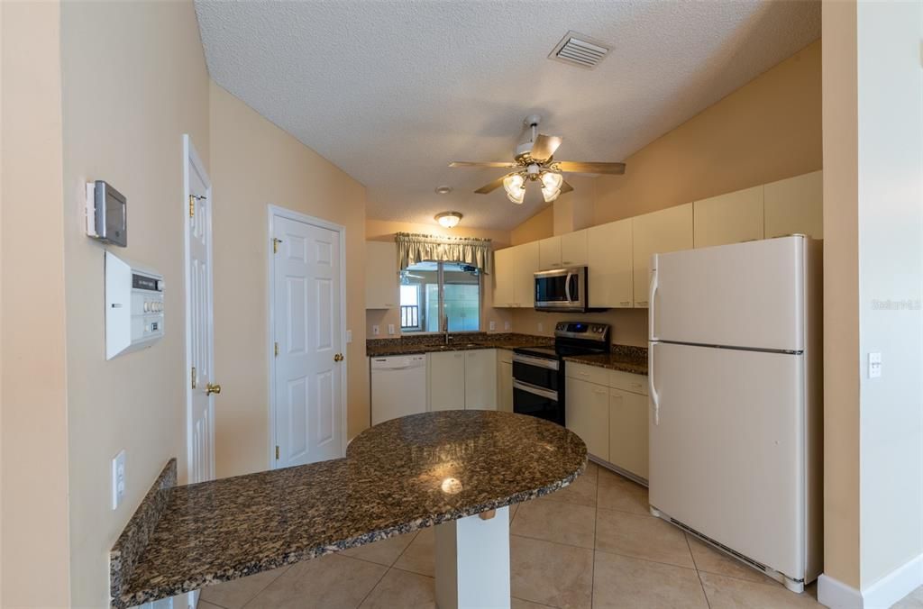 For Sale: $374,900 (2 beds, 2 baths, 1860 Square Feet)