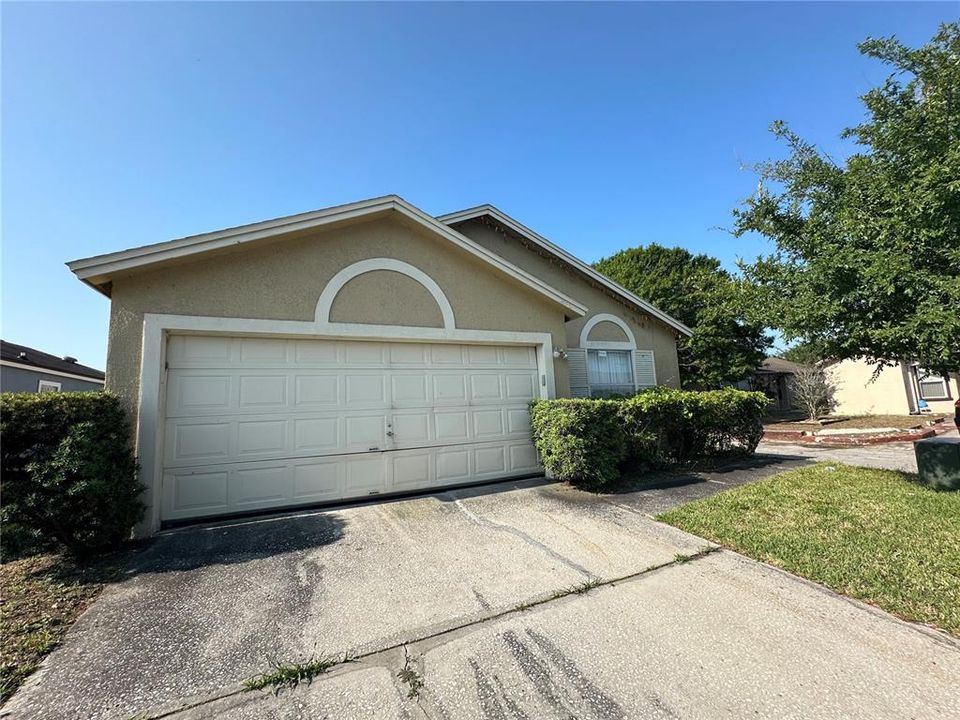 Recently Sold: $209,900 (4 beds, 2 baths, 1438 Square Feet)