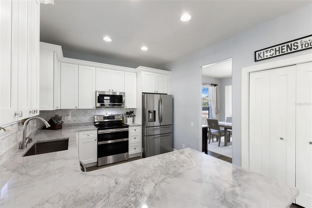 Active With Contract: $719,900 (4 beds, 2 baths, 2643 Square Feet)