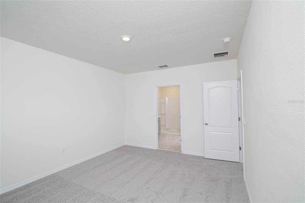 For Rent: $2,500 (4 beds, 2 baths, 1851 Square Feet)
