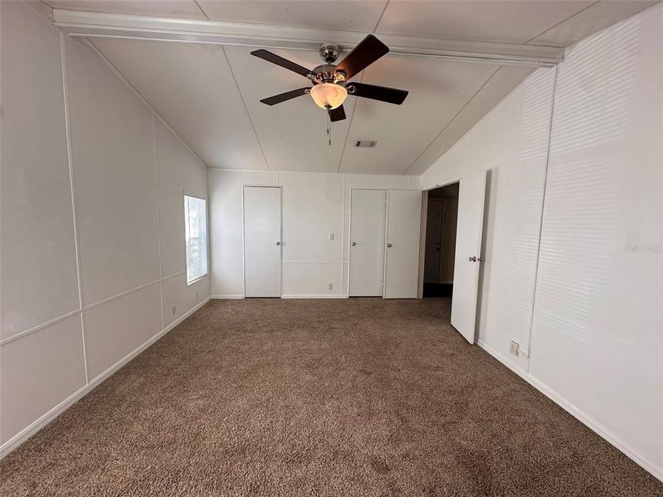 For Rent: $1,900 (4 beds, 3 baths, 2052 Square Feet)
