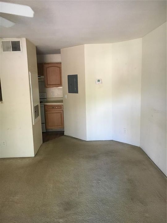 Active With Contract: $175,000 (2 beds, 2 baths, 956 Square Feet)