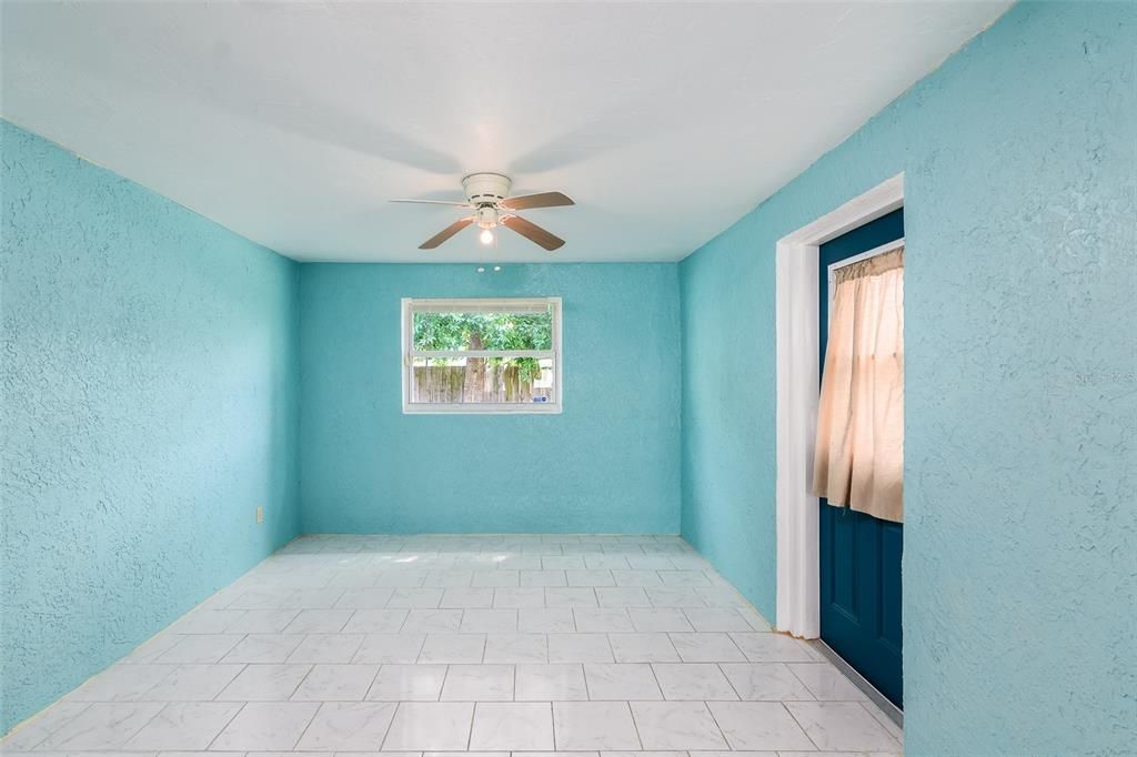 Recently Sold: $215,000 (2 beds, 1 baths, 1068 Square Feet)