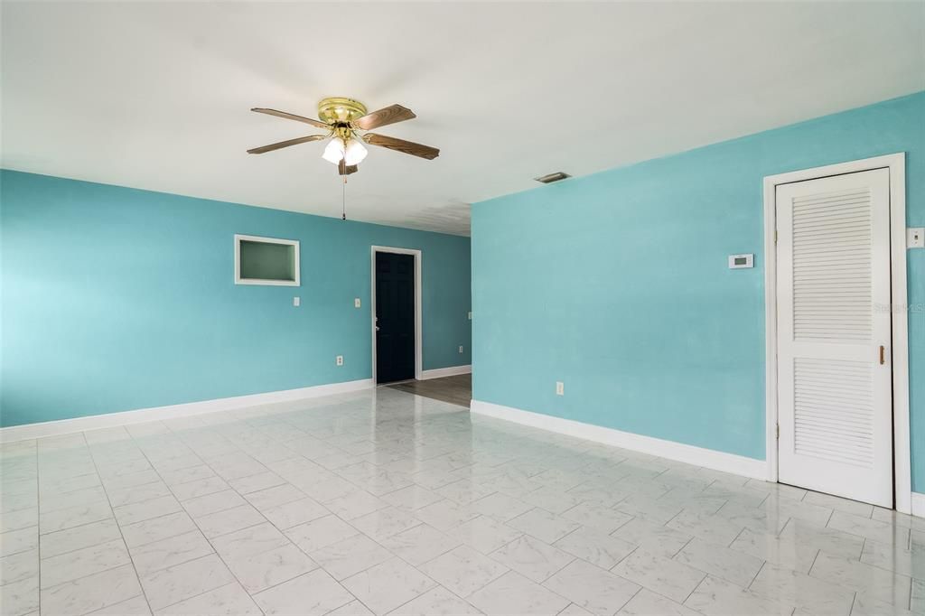 Recently Sold: $215,000 (2 beds, 1 baths, 1068 Square Feet)