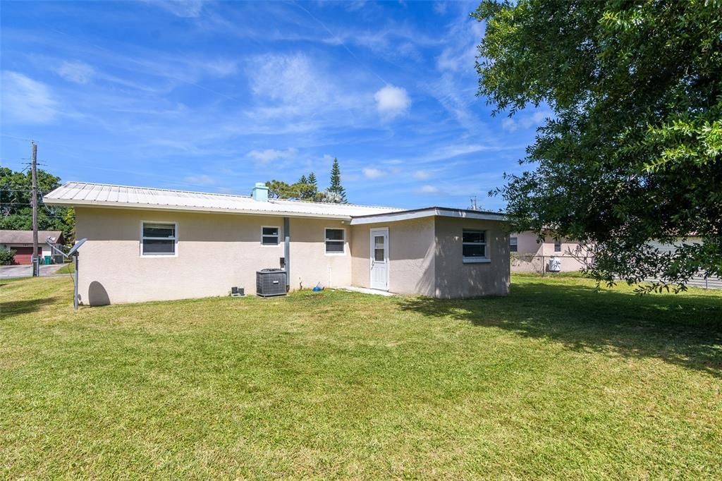 Recently Sold: $215,000 (2 beds, 1 baths, 1068 Square Feet)