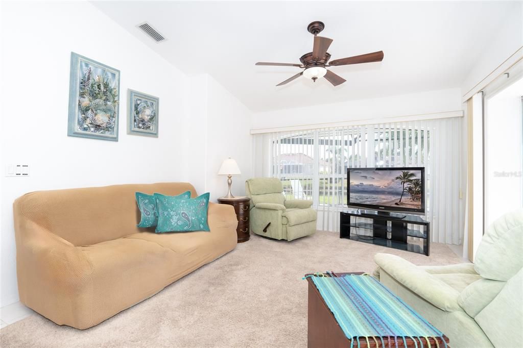 For Sale: $559,000 (3 beds, 2 baths, 1938 Square Feet)