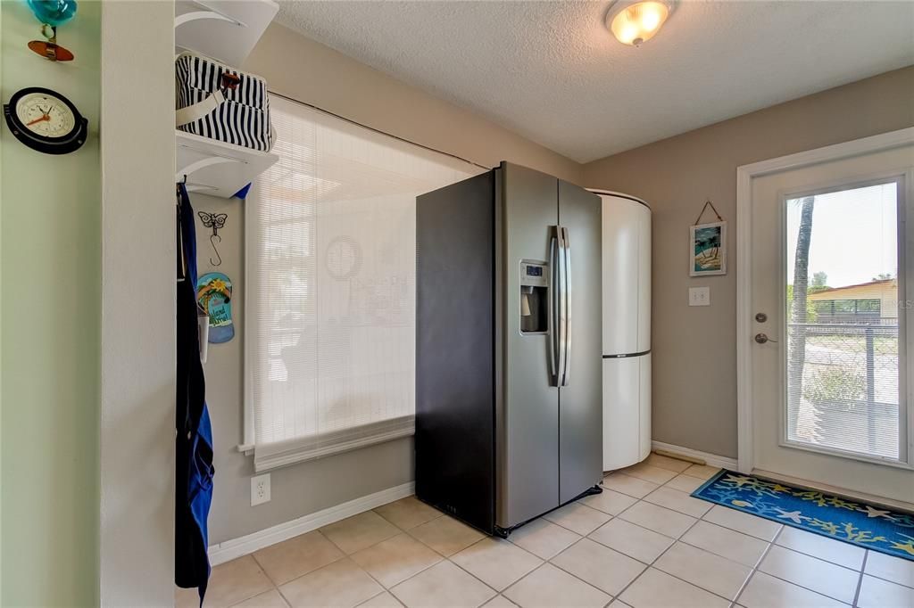 For Sale: $638,900 (2 beds, 2 baths, 1377 Square Feet)