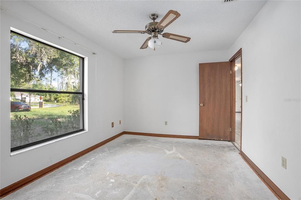 Active With Contract: $199,000 (3 beds, 2 baths, 1226 Square Feet)