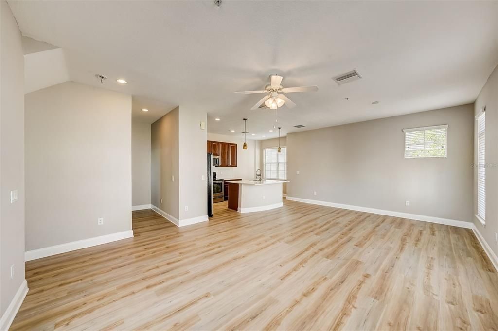 For Sale: $425,000 (3 beds, 2 baths, 1808 Square Feet)