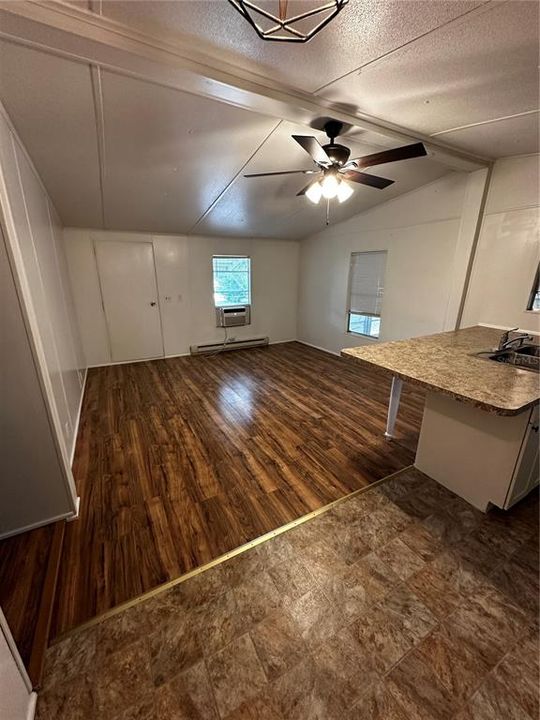 For Sale: $115,000 (3 beds, 1 baths, 1092 Square Feet)