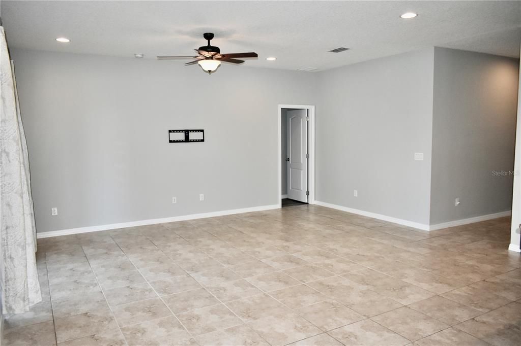 Active With Contract: $470,000 (4 beds, 2 baths, 1846 Square Feet)