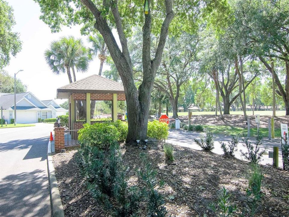 For Sale: $299,900 (2 beds, 2 baths, 1608 Square Feet)