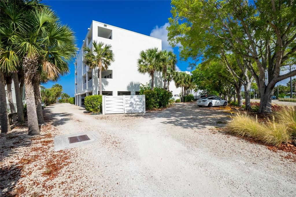 Recently Sold: $759,900 (2 beds, 2 baths, 1260 Square Feet)