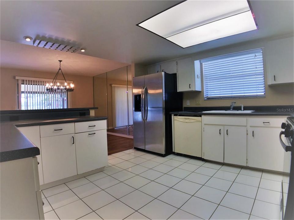 Active With Contract: $2,399 (3 beds, 2 baths, 1536 Square Feet)