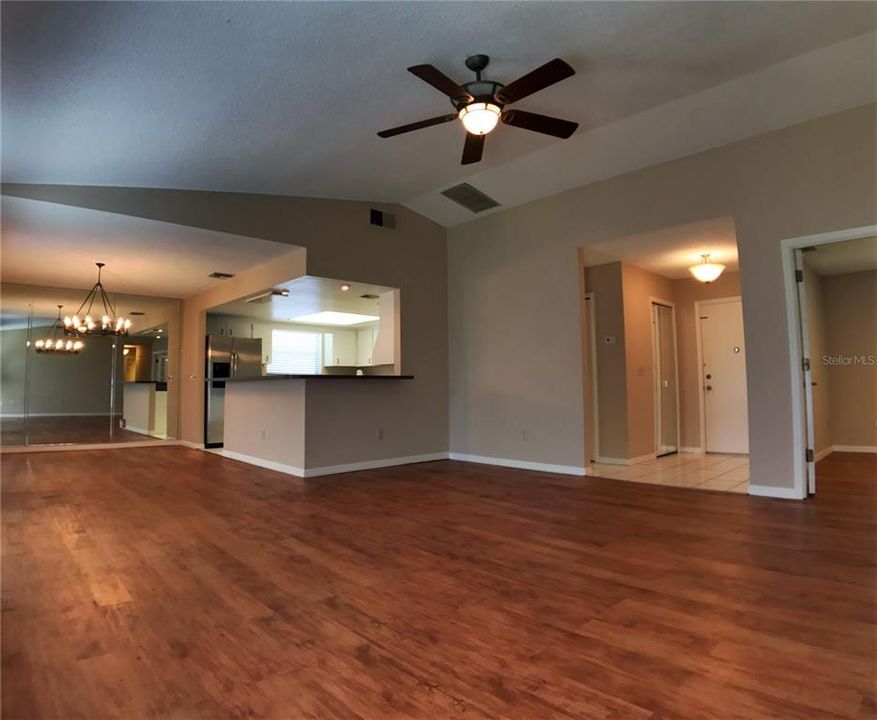 Active With Contract: $2,399 (3 beds, 2 baths, 1536 Square Feet)