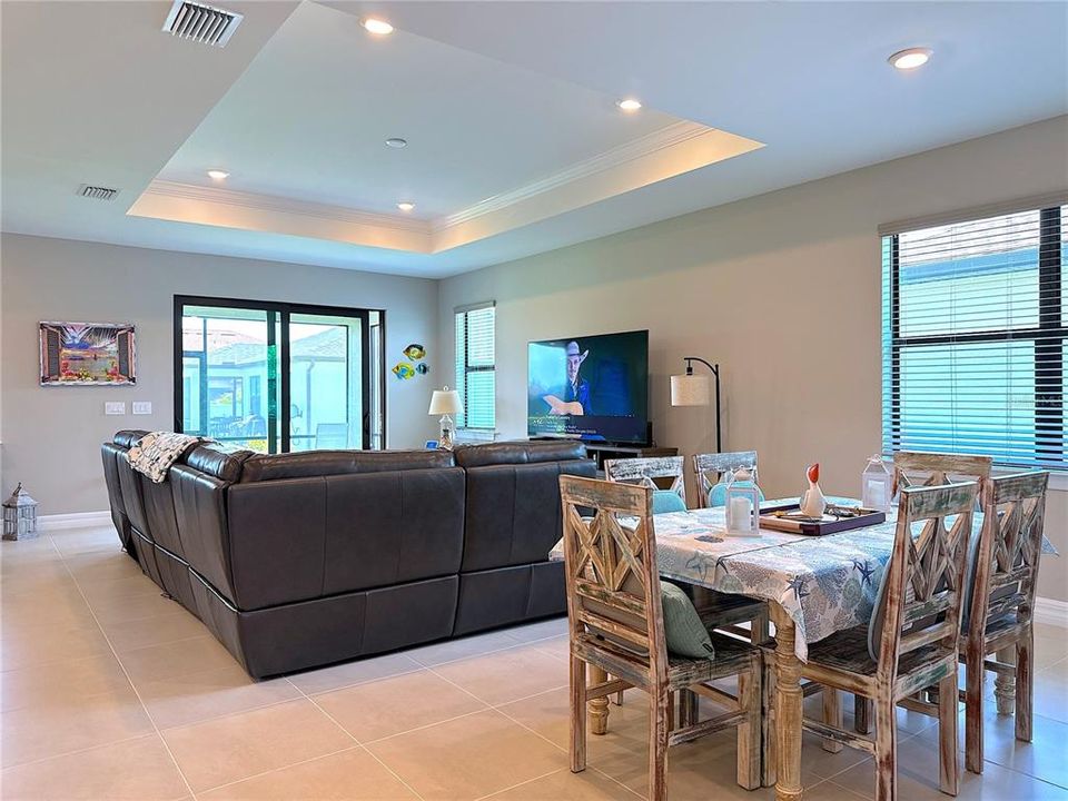 For Sale: $479,900 (3 beds, 2 baths, 2215 Square Feet)