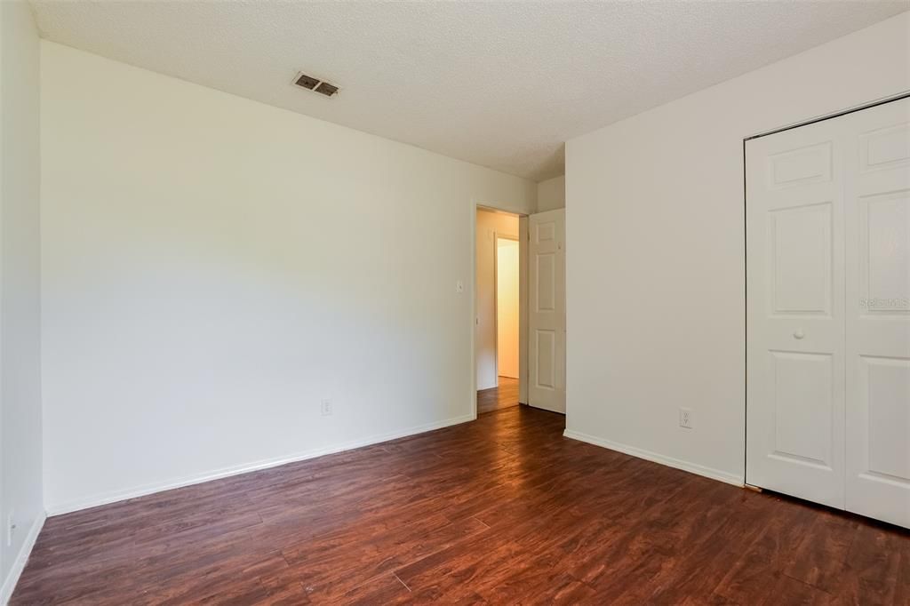 Recently Rented: $1,440 (3 beds, 1 baths, 960 Square Feet)