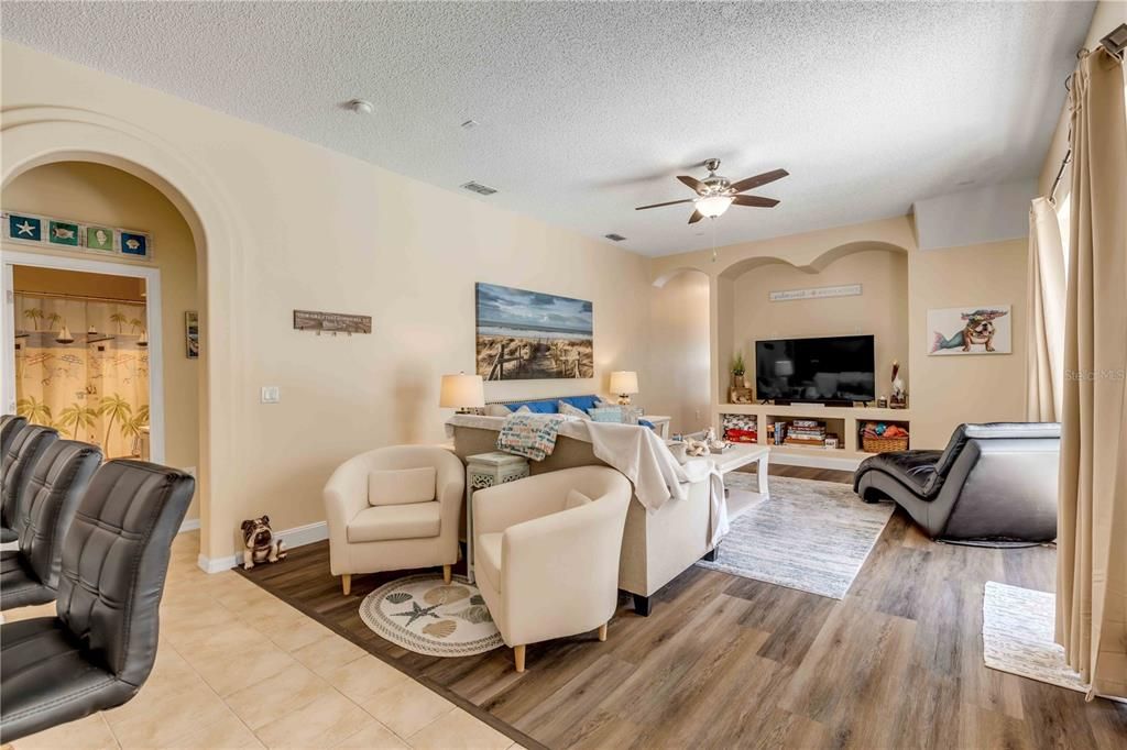 Recently Sold: $549,900 (5 beds, 3 baths, 3296 Square Feet)