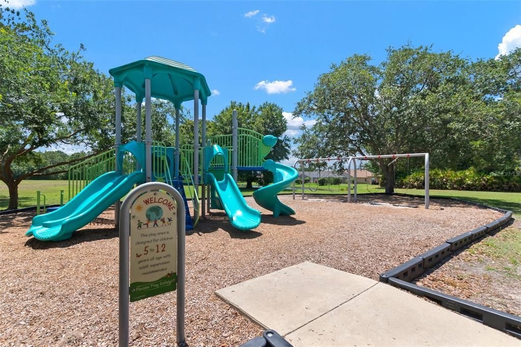 Westwood Lakes park - playground