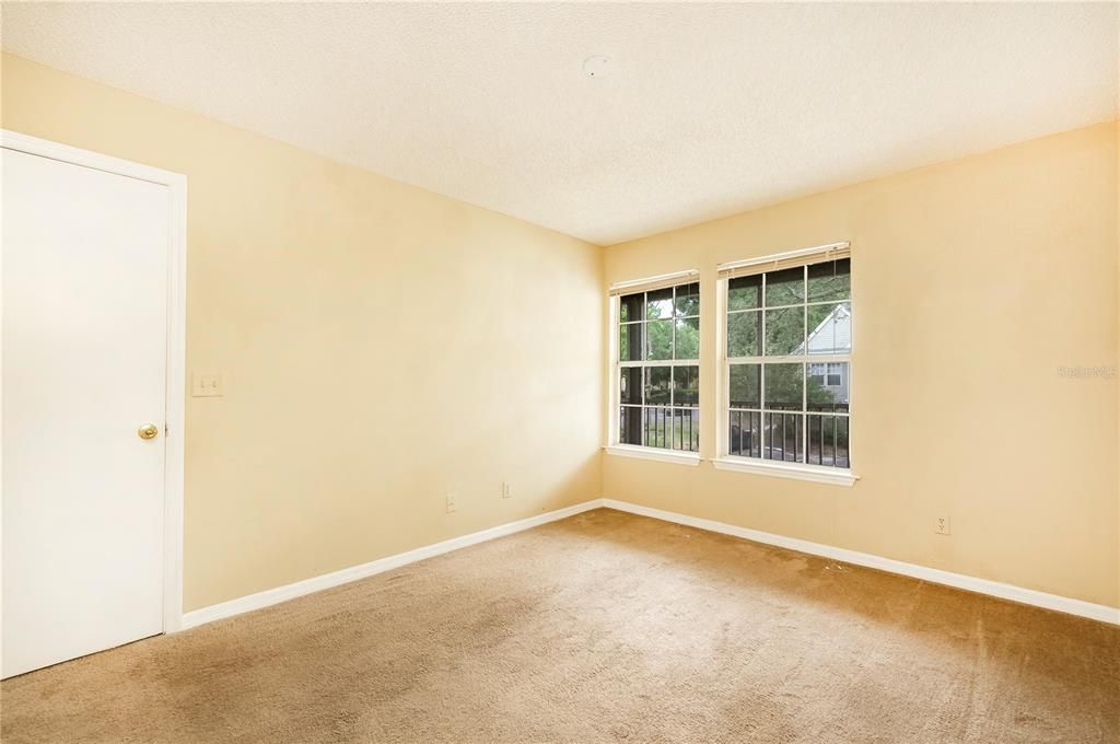 For Sale: $169,000 (1 beds, 1 baths, 1228 Square Feet)