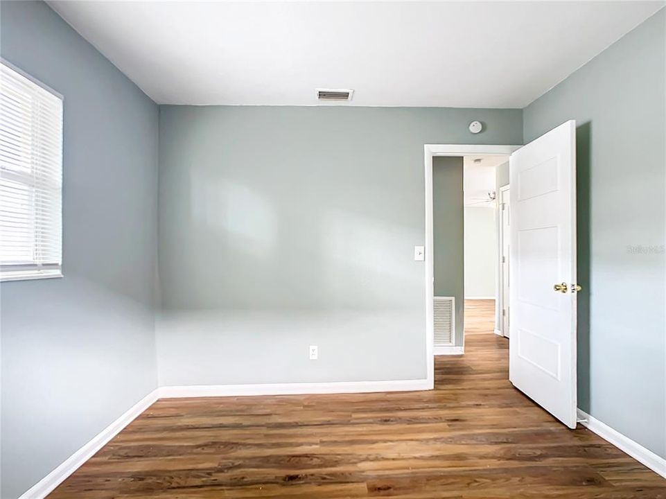 For Sale: $325,000 (3 beds, 1 baths, 1182 Square Feet)