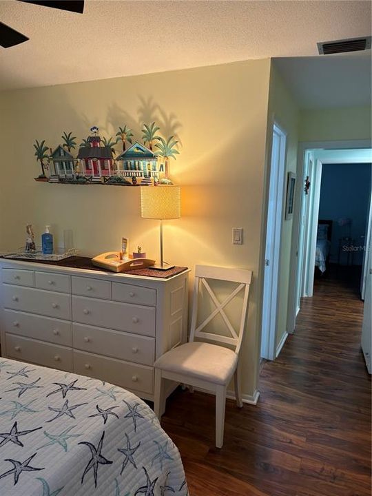 For Rent: $2,600 (2 beds, 2 baths, 910 Square Feet)