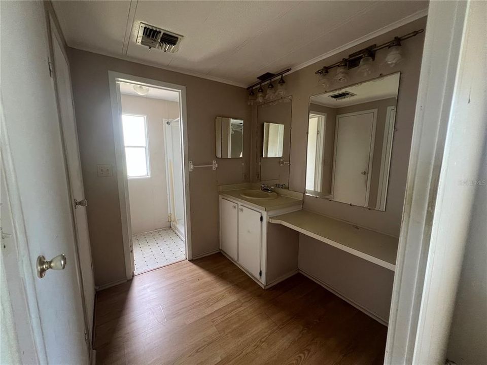 For Sale: $170,000 (2 beds, 2 baths, 1300 Square Feet)