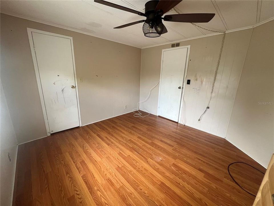 For Sale: $170,000 (2 beds, 2 baths, 1300 Square Feet)