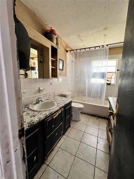 Recently Sold: $150,000 (3 beds, 1 baths, 975 Square Feet)