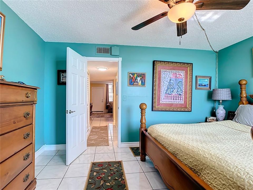 For Sale: $254,000 (1 beds, 1 baths, 600 Square Feet)