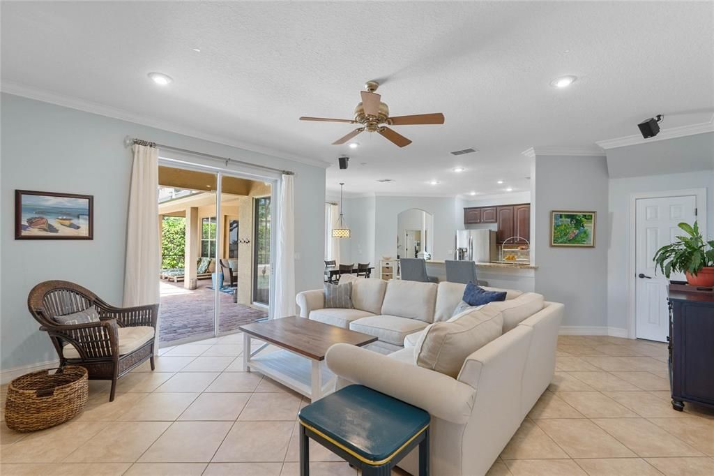 Active With Contract: $800,000 (5 beds, 4 baths, 3631 Square Feet)
