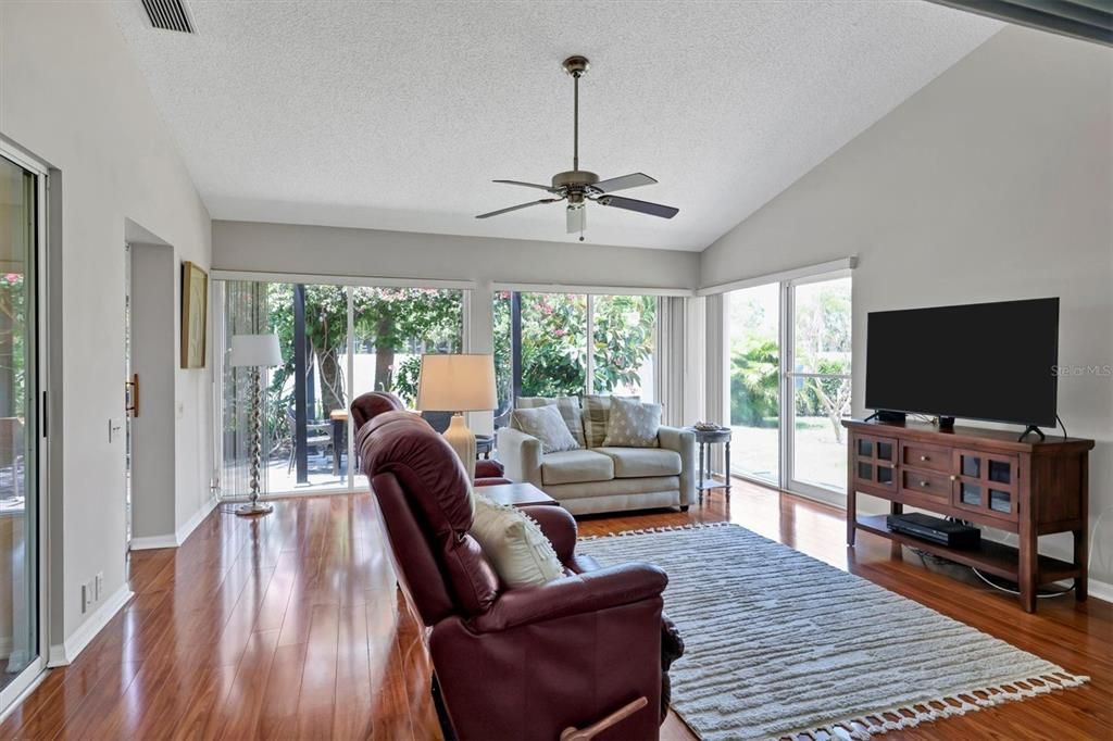 Recently Sold: $540,000 (3 beds, 2 baths, 2346 Square Feet)