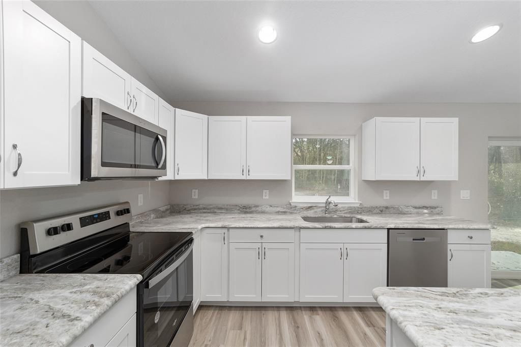 Active With Contract: $239,900 (3 beds, 2 baths, 1399 Square Feet)