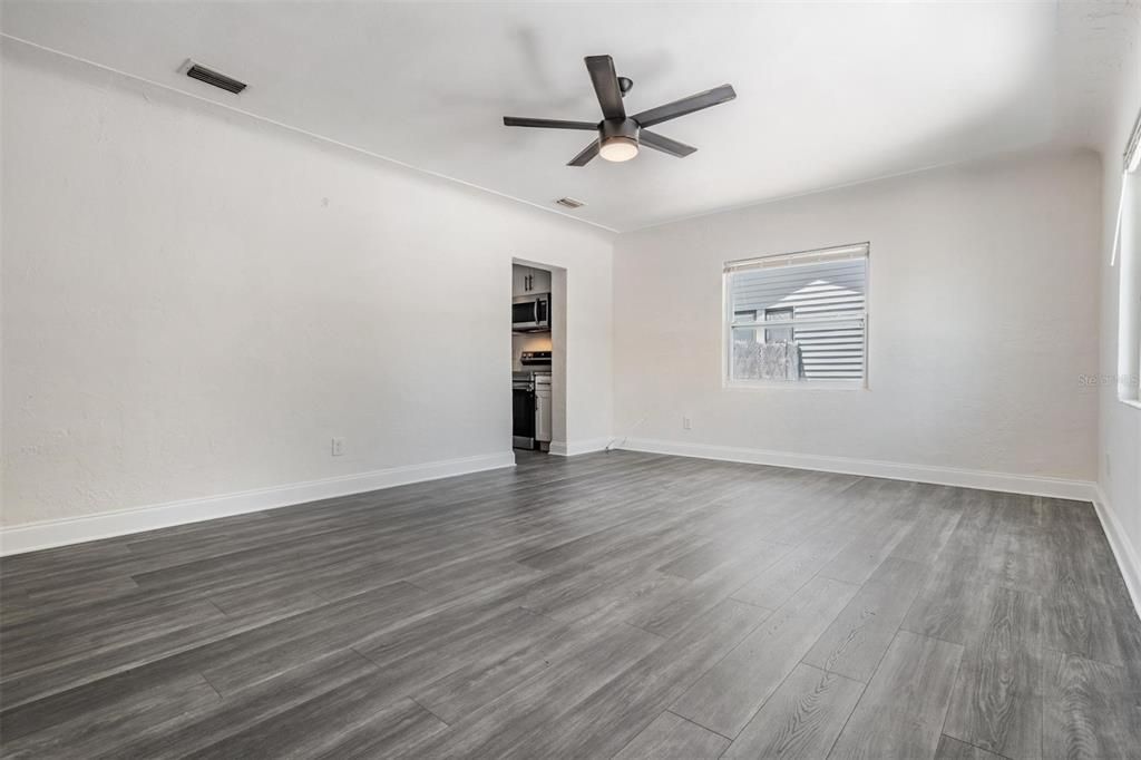 For Sale: $384,000 (2 beds, 2 baths, 1048 Square Feet)