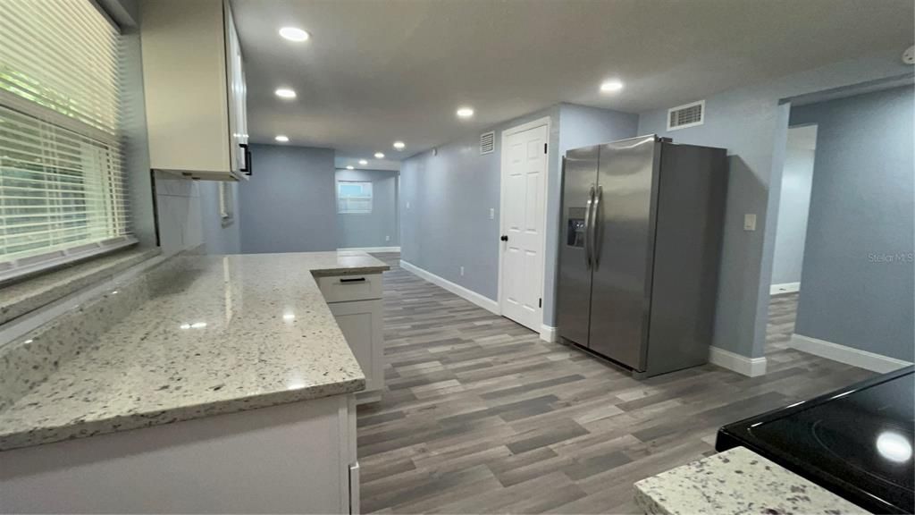 Active With Contract: $274,000 (3 beds, 2 baths, 1247 Square Feet)