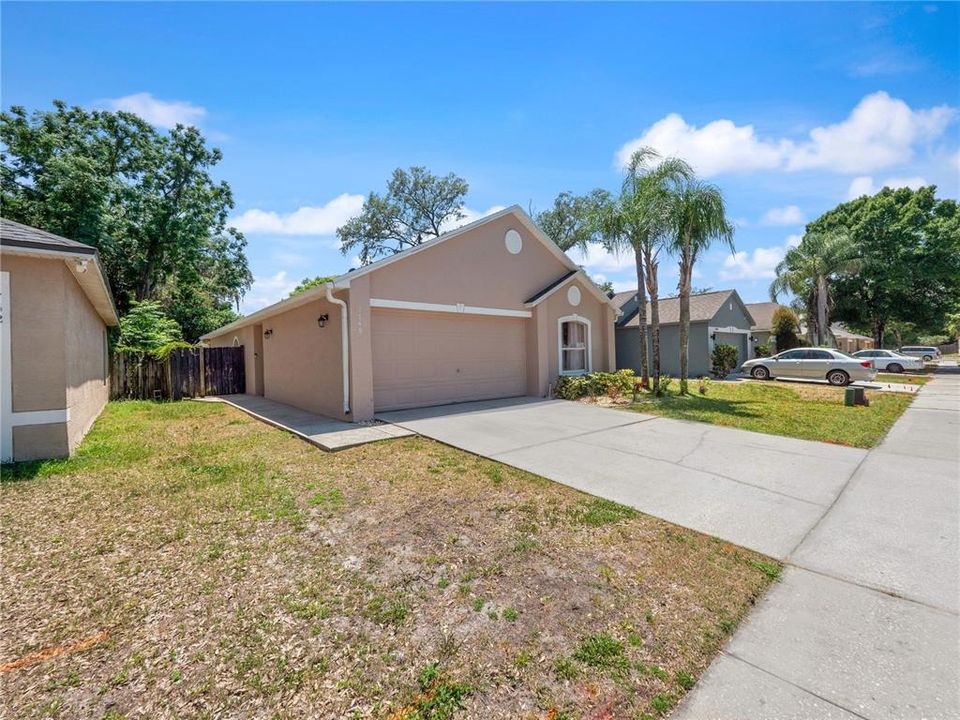 Active With Contract: $339,000 (3 beds, 2 baths, 1292 Square Feet)