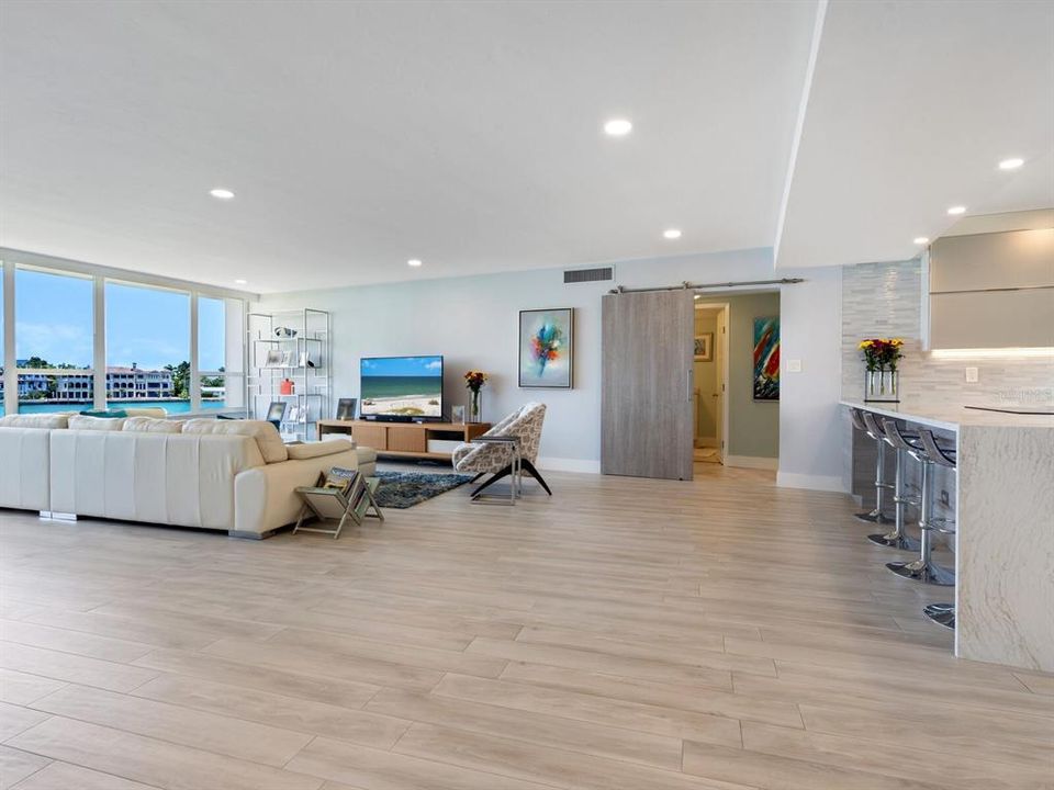 Active With Contract: $1,395,000 (2 beds, 2 baths, 1941 Square Feet)