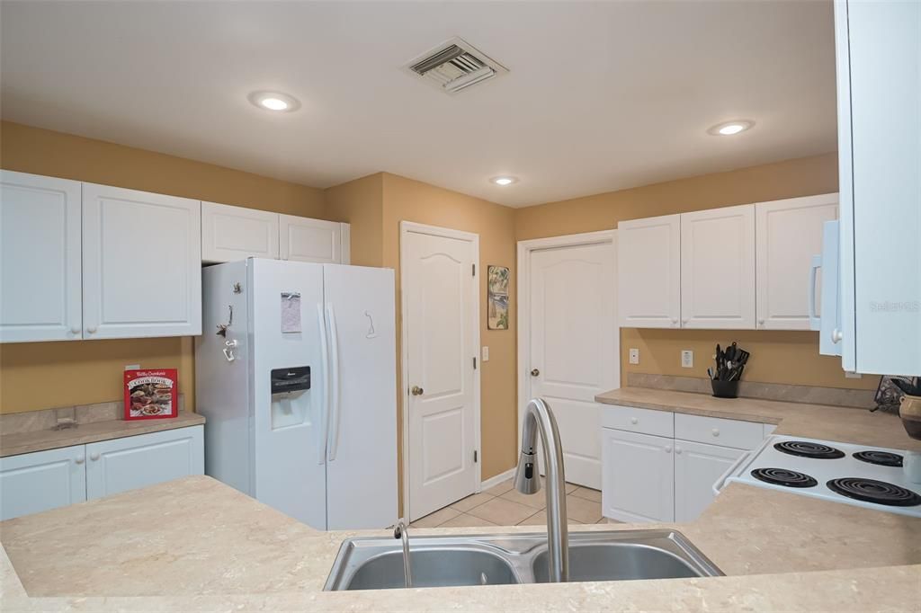 Active With Contract: $350,000 (3 beds, 2 baths, 1574 Square Feet)