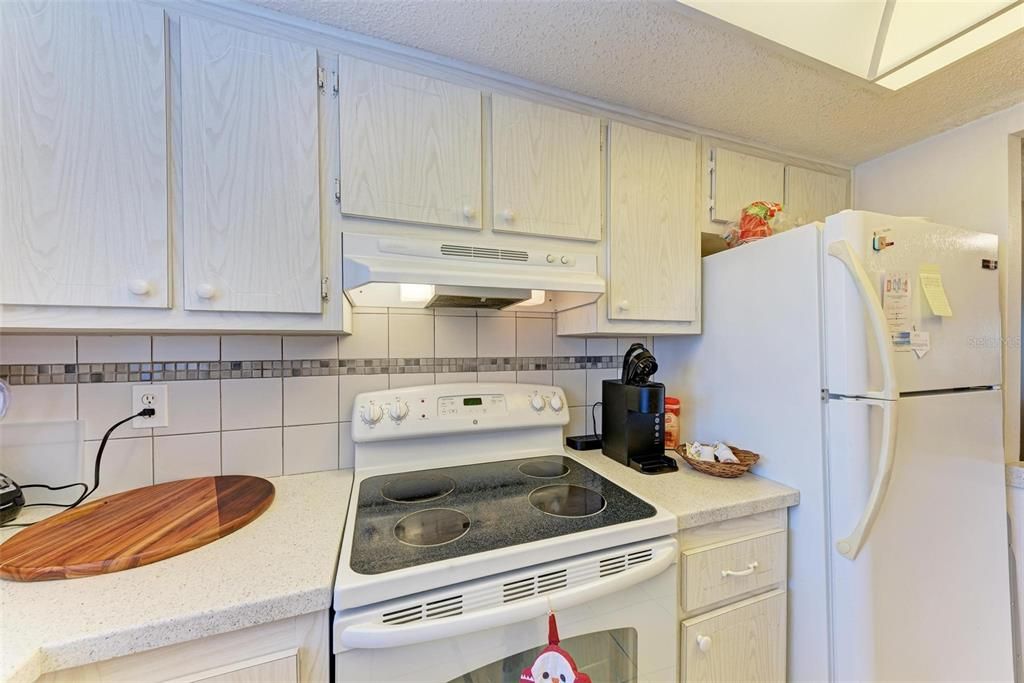 For Sale: $199,000 (2 beds, 2 baths, 1144 Square Feet)